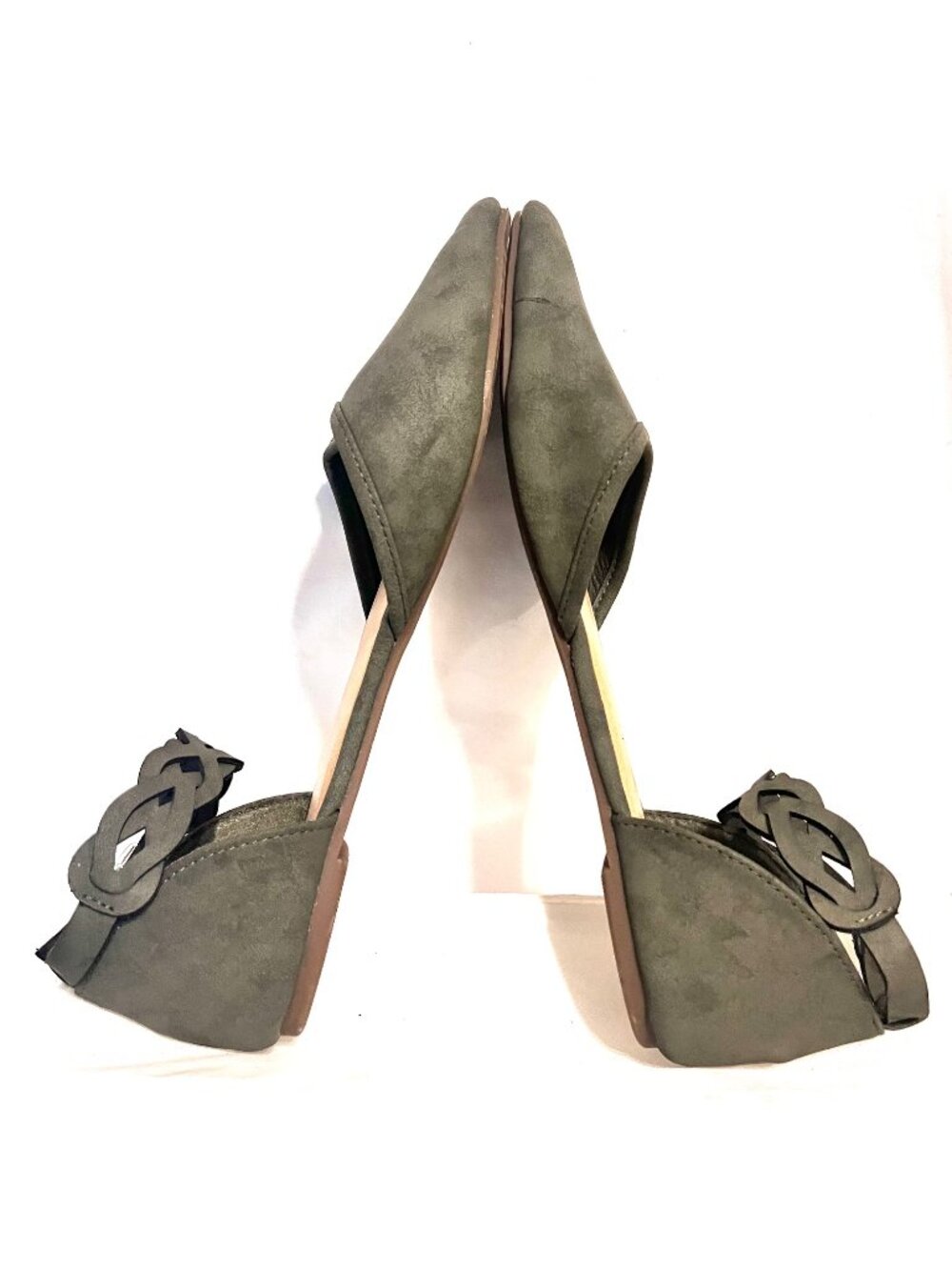 Daisy Fuentes-Women's Green Pointy Toe Braided Ankle Adjust. Strap Flats-8 1/2